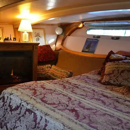 Wharfside Bed & Breakfast-2